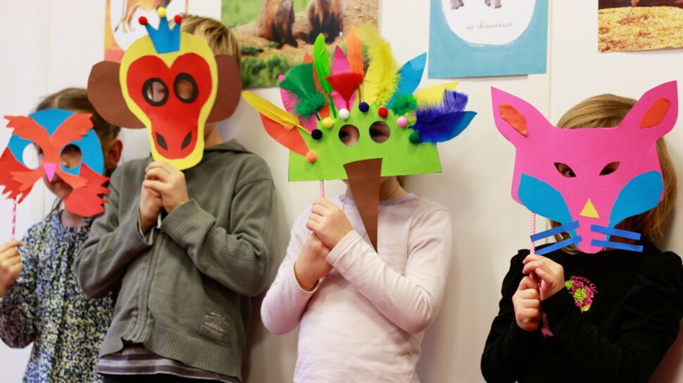 Comment réaliser un masque en papier pour Mardi Gras