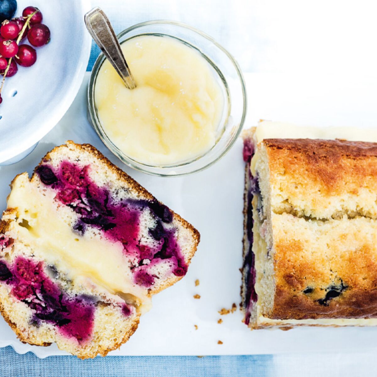 Cake Aux Fruits Rouges Et A La Creme Patissiere Femme Actuelle Le Mag