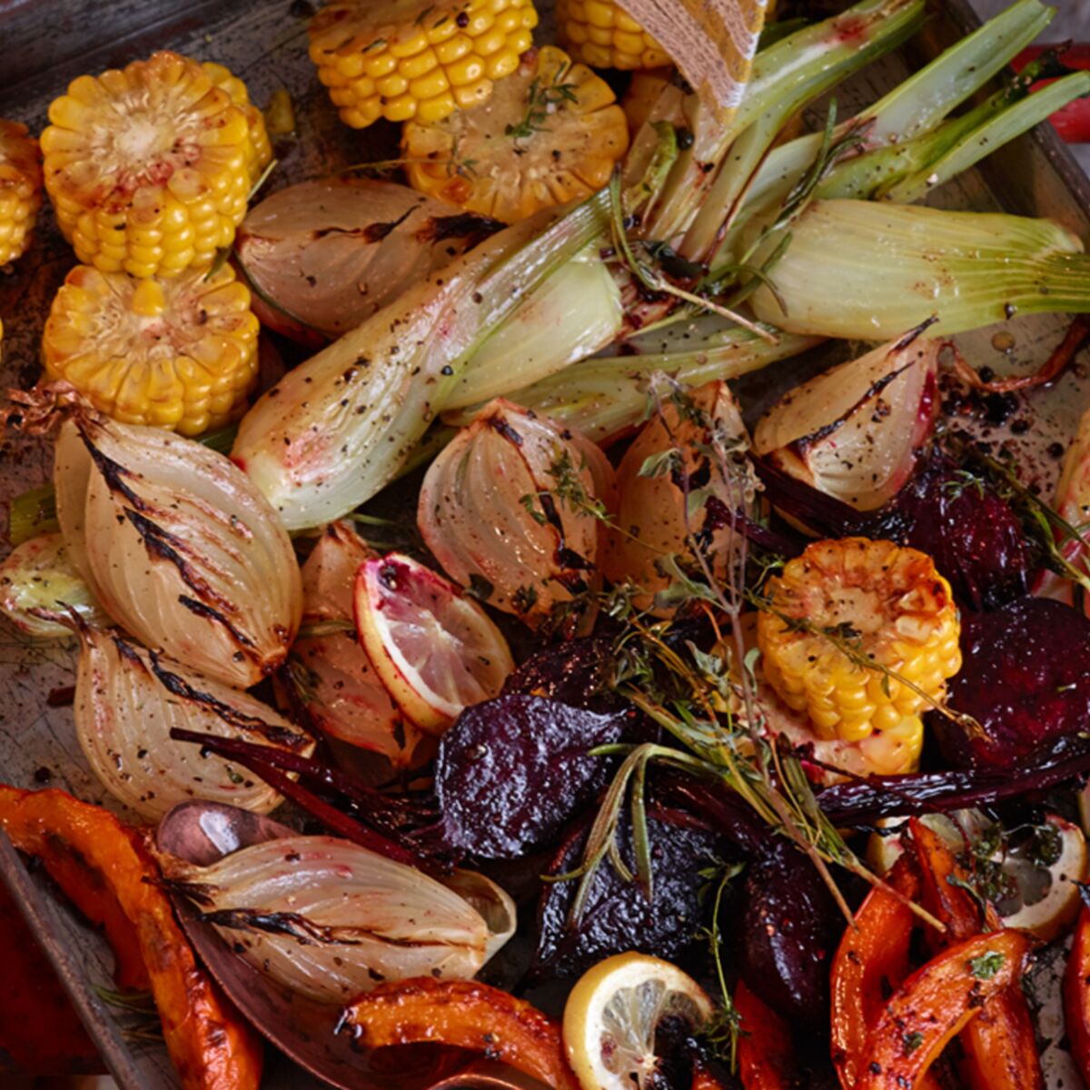 Salade d'orzo aux légumes rôtis : la recette très gourmande qui