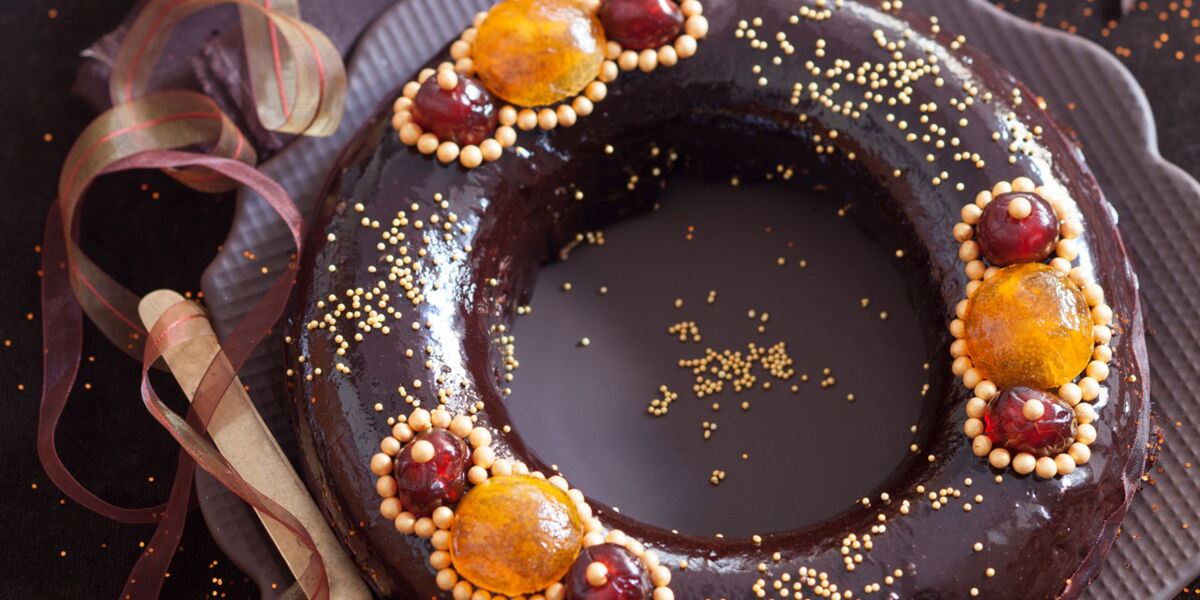 Gateau Bijou La Couronne A Cabochons Confits Femme Actuelle Le Mag