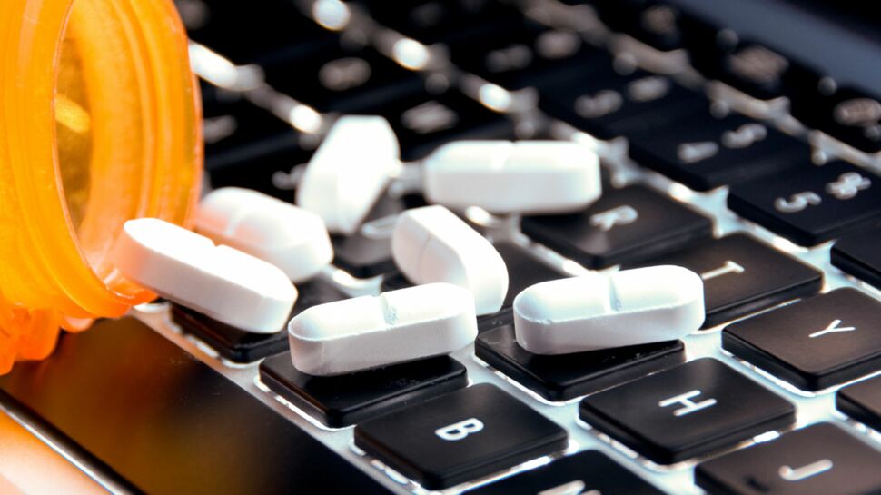 Médicaments, maladie chronique : oser se soigner en ligne