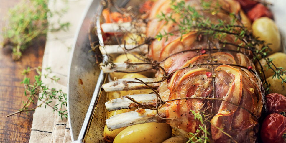 Carré d’agneau rôti à la pancetta