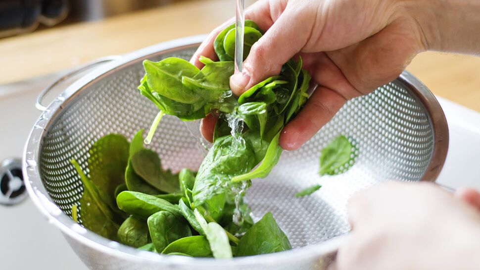 Salade en sachet : pourquoi il faut la laver
