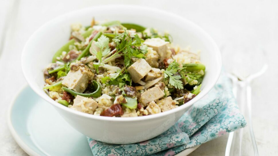 Salade au boulgour fin, tofu et amandes