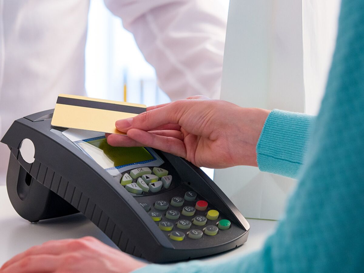 Échange du terminal de paiement par carte bleue : des restaurants victimes  d'une nouvelle escroquerie