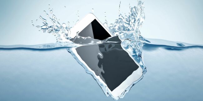 Mon téléphone est tombé dans l’eau... Comment le sauver ?