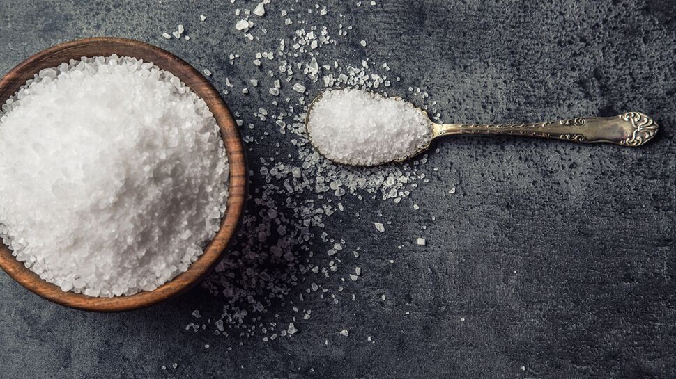 Excès de sel : le rôle des fruits et légumes en question