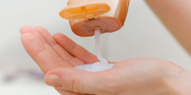 7 façons étonnantes d’utiliser son shampooing dans la maison