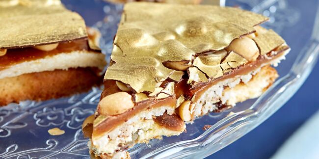 Le gâteau Reine Elisabeth caramel et cacahuètes de Cyril Lignac