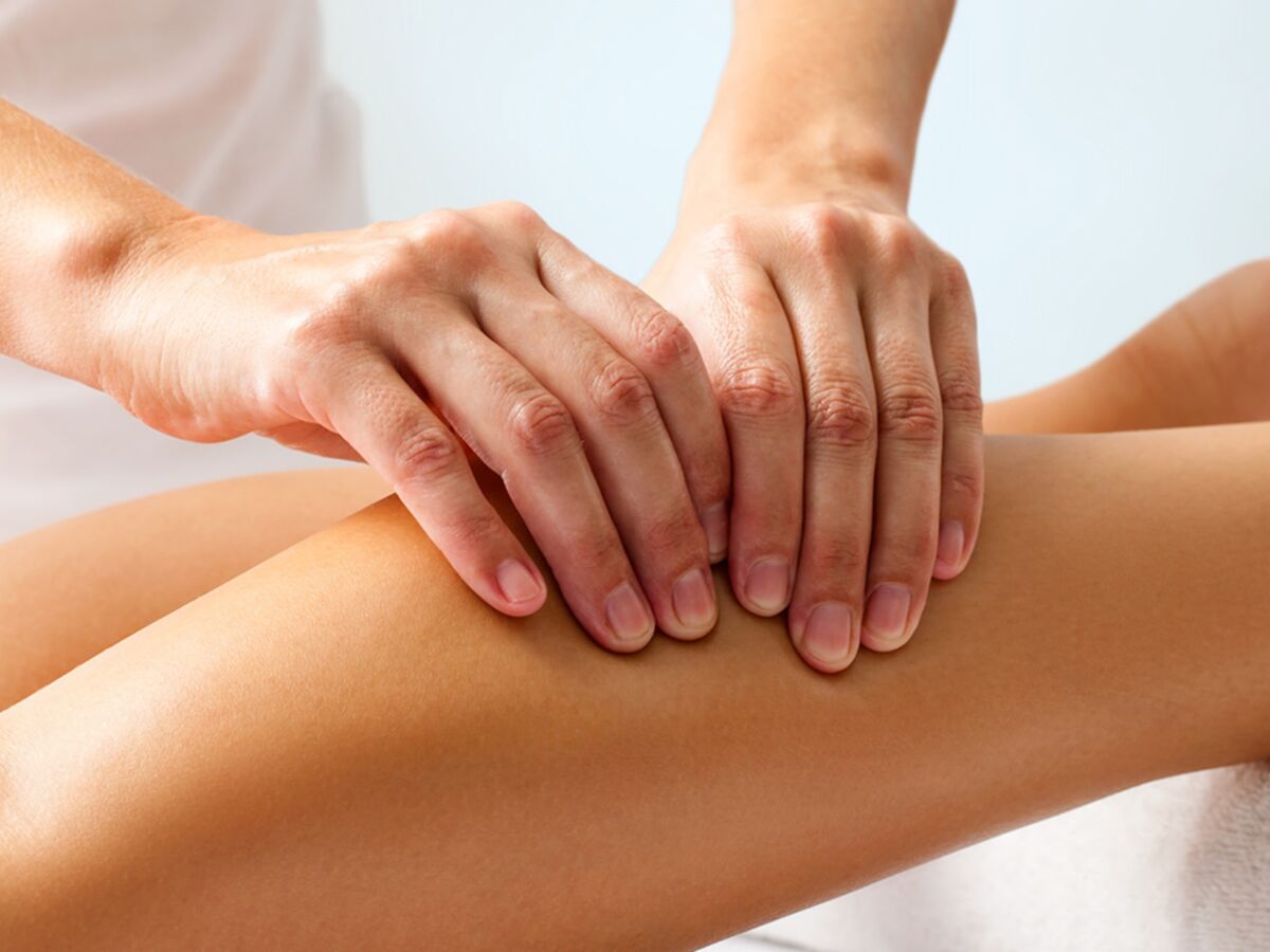 Arthrose du genou : des massages pour soulager la douleur : Femme ...