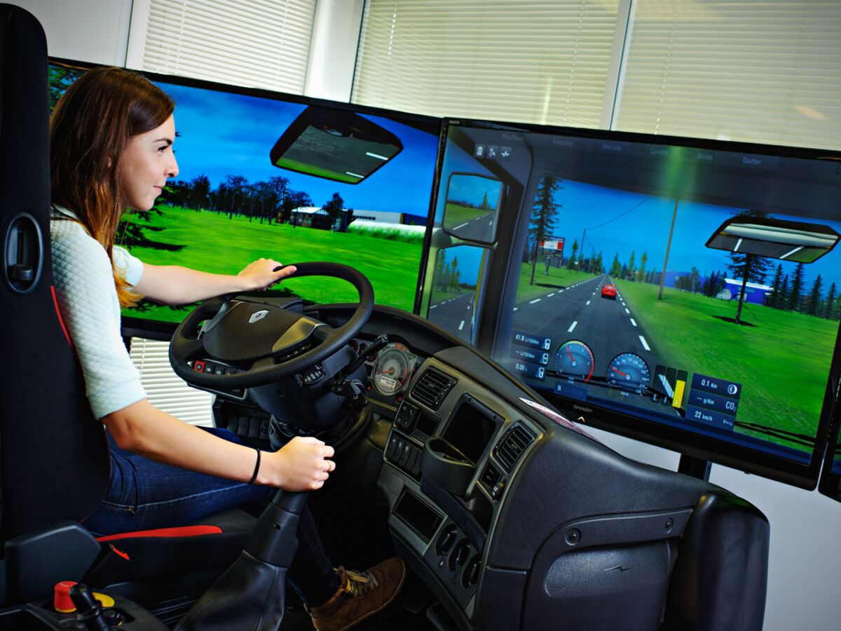 Simulateur de conduite 3D - Premières leçons de conduite auto sur simulateur  Paris 12