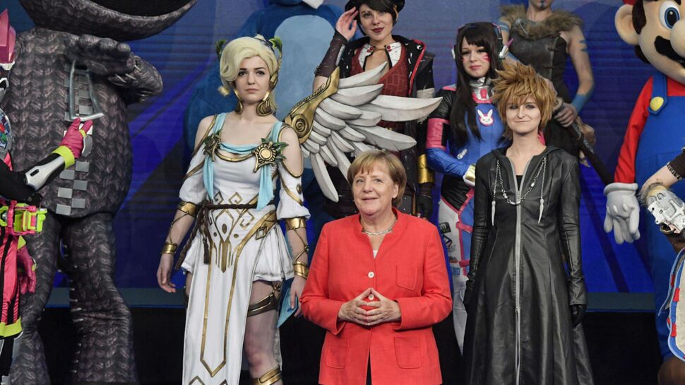 Angela  Merkel se met aux jeux vidéos!