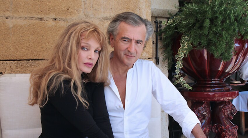 Bernard Henri Levy Et Arielle Dombasle Embarrasses Pour Leur Premiere Fois Ensemble Sur Un Plateau Tele Femme Actuelle Le Mag