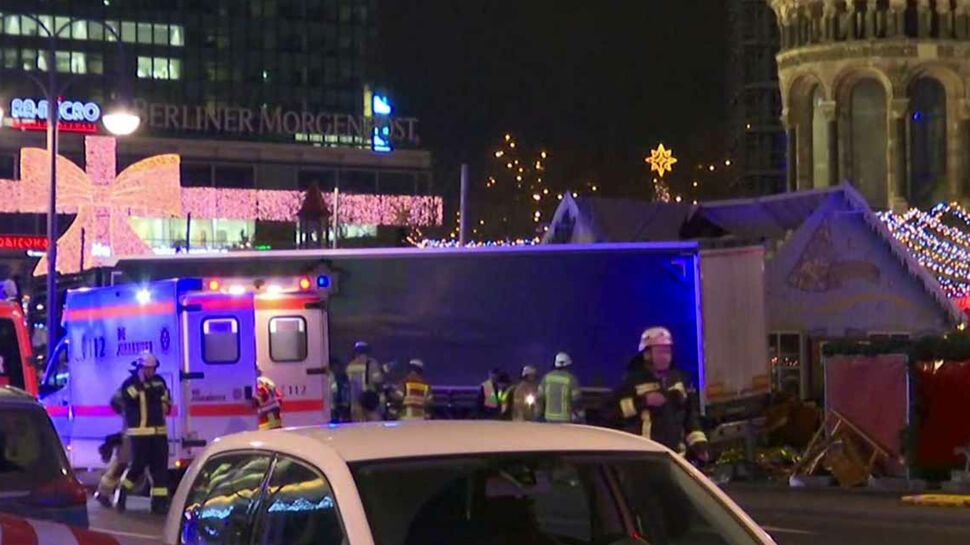 Berlin : le camion a "foncé intentionnellement" dans la foule, au moins 12 morts