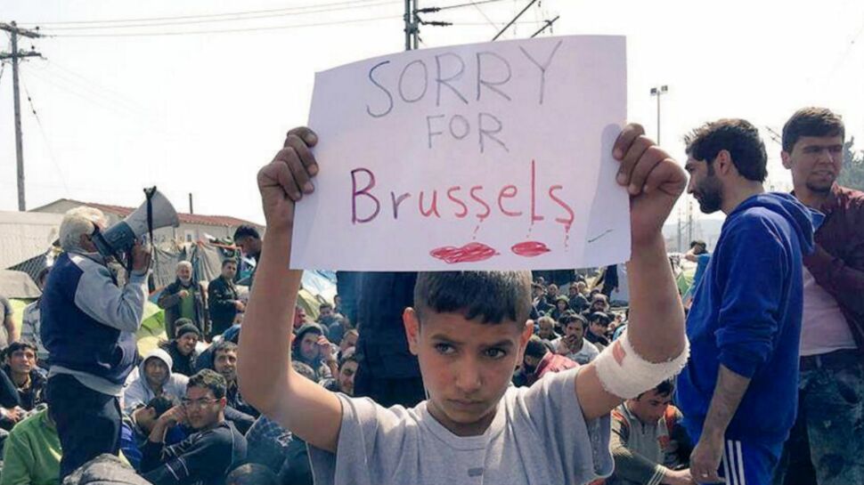 Attentats de Bruxelles: la photo d'un jeune réfugié devenue virale