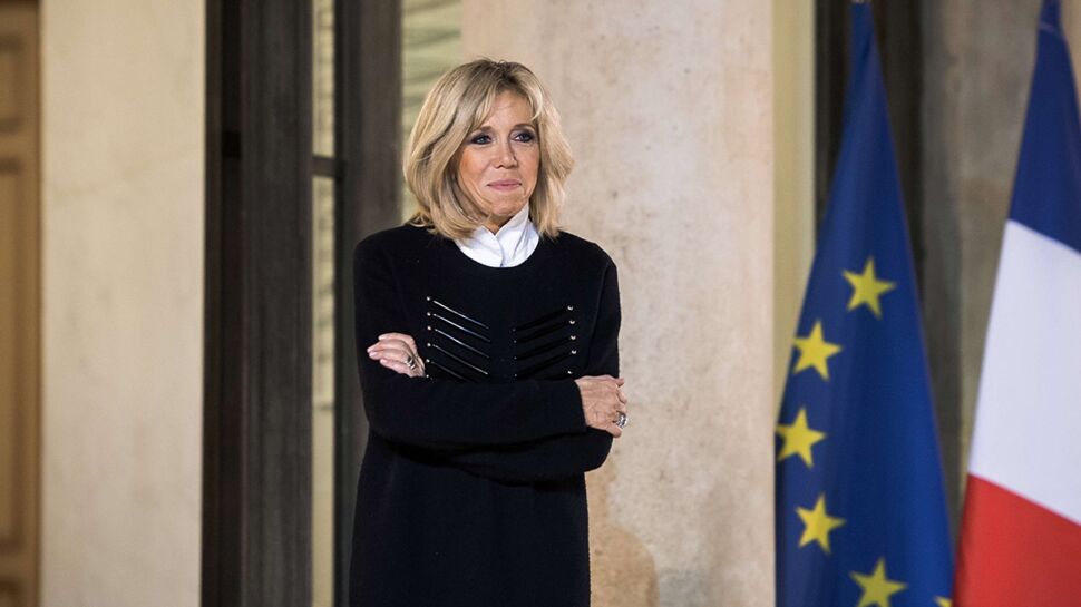 Brigitte Macron croule sous les lettres : son directeur de cabinet se livre sur leur contenu