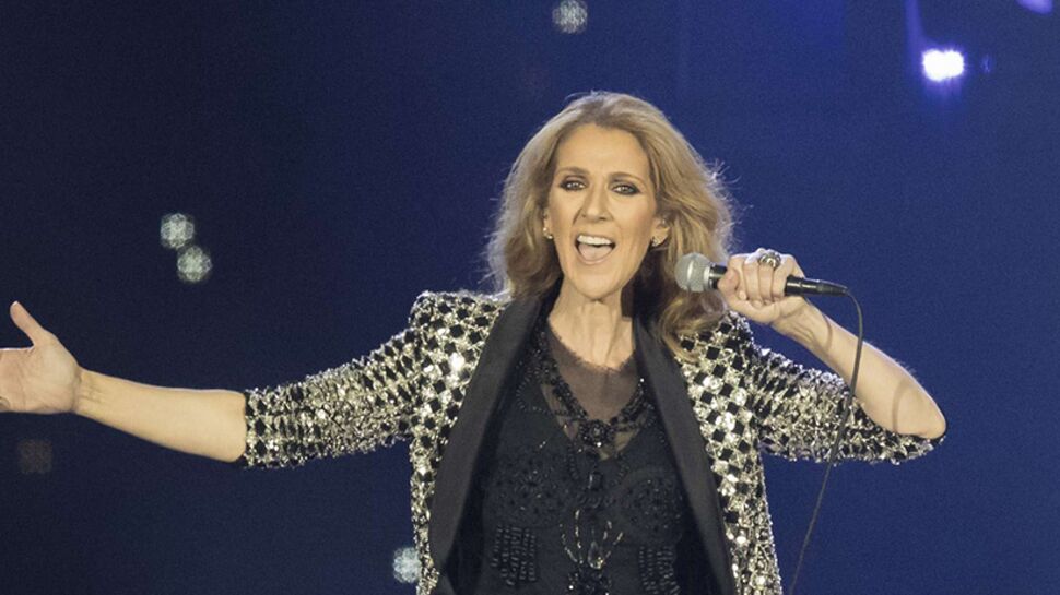 Vidéo - Céline Dion en concert à Las Vegas : une fan lui saute au cou, la chanteuse garde son sang-froid