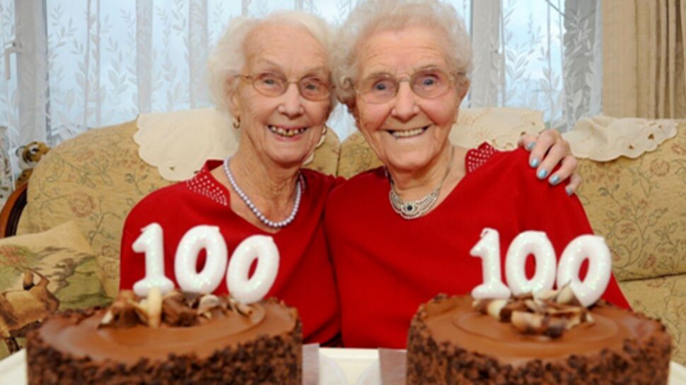 Deux jumelles célèbrent leurs 100 ans ensemble
