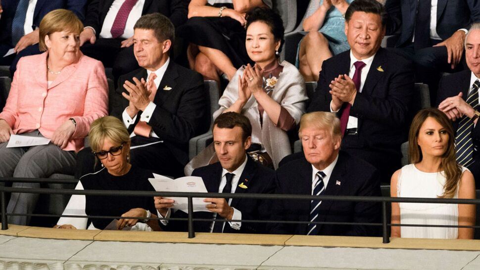 Quand les Macron piquent un roupillon en plein concert (photo dans l'article)