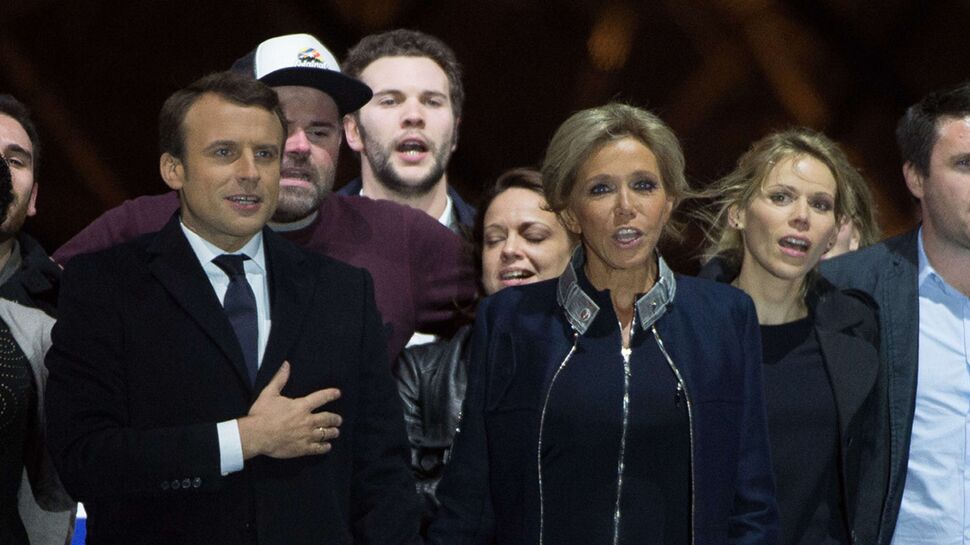 Photos : Emmanuel Macron et Brigitte, émue aux larmes, célèbrent la victoire avec toute leur famille