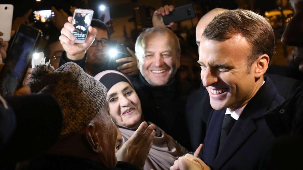 Emmanuel Macron : “Elle est avec qui la petite ? Je cherche la maman !” Quand le Président  s’inquiète pour une petite fille