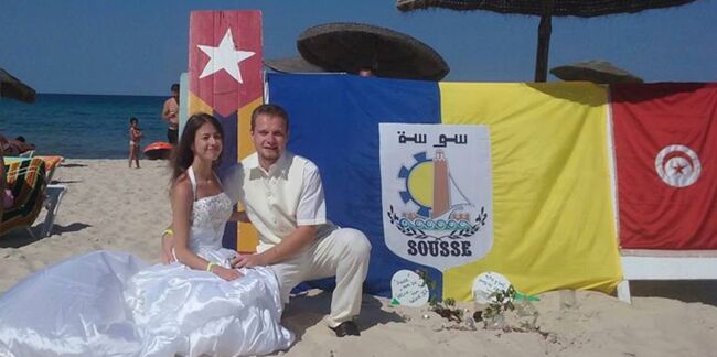 Attentat en Tunisie : ils se marient sur une plage de Sousse après le drame