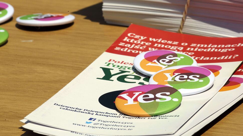 Les Irlandaises expatriées reviennent au pays pour voter le droit à l'IVG