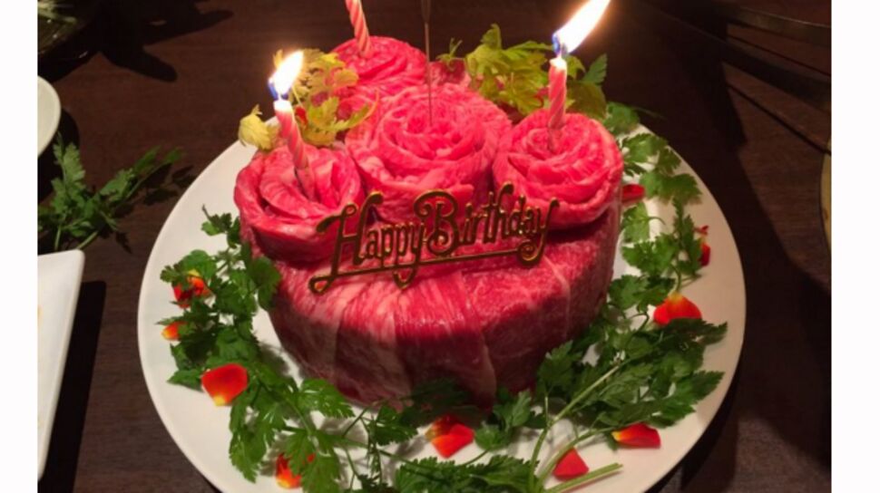 Photos : les gâteaux de viande (crue) nouvelle tendance bizarre pour les anniversaires...