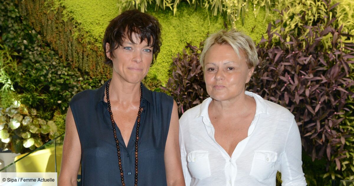 Muriel robin : qui est sa compagne, anne le nen?