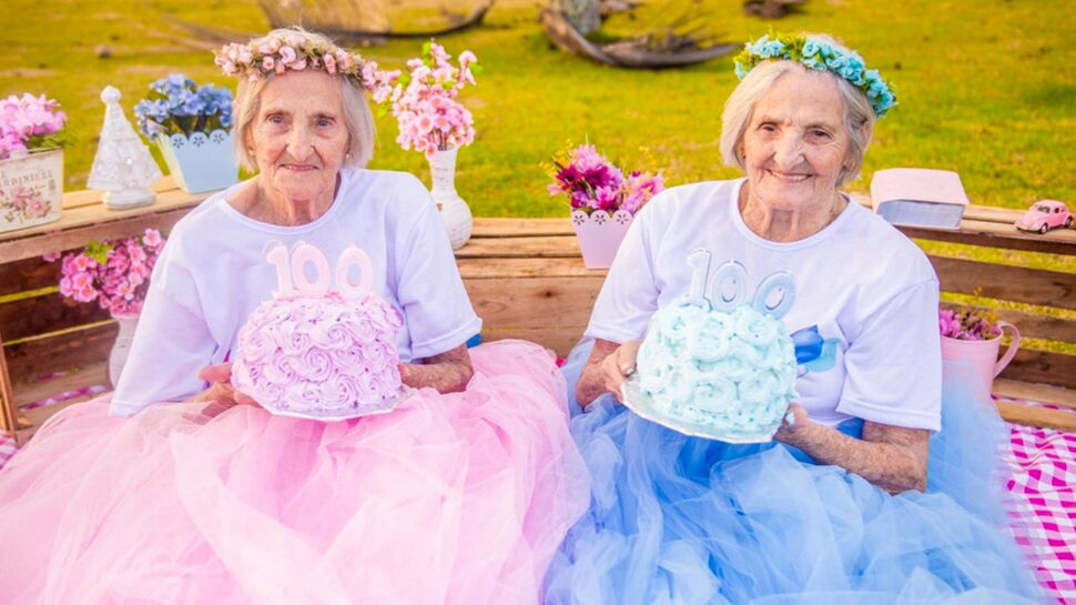 Photos - Ces jumelles fêtent leurs 100 ans avec une magnifique séance photo