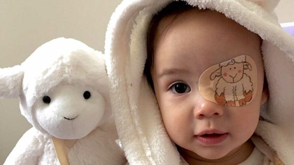 Photos : l'adorable idée d'un papa pour cacher l'oeil de sa fille