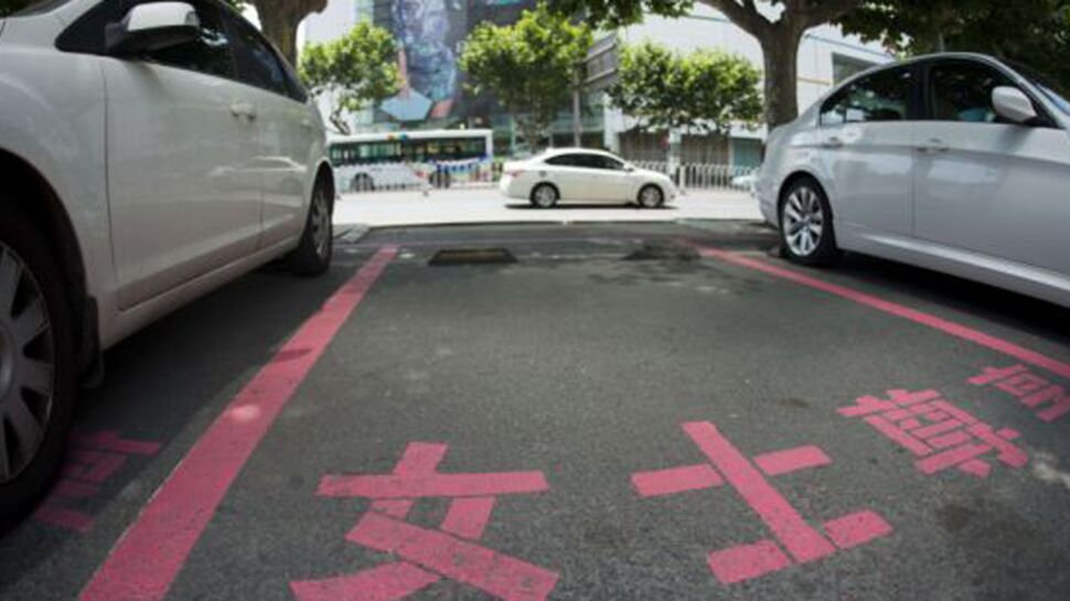 Sexisme chinois: des places de parking plus larges pour les femmes!