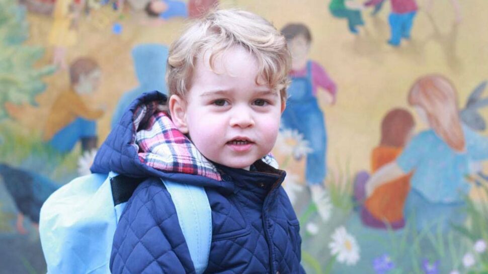 Photos (adorables) : le prince George fait son entrée à l'école, Kate immortalise ce moment