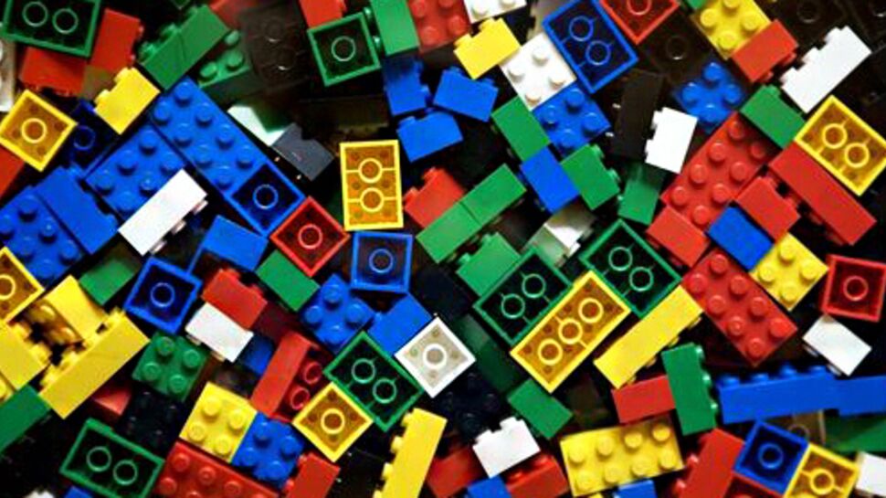 Recherche professeur de Lego pour 8.000 euros par mois