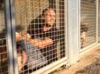 Cause animale : Rémi Gaillard s'enferme 24h/24 dans une cage de la SPA