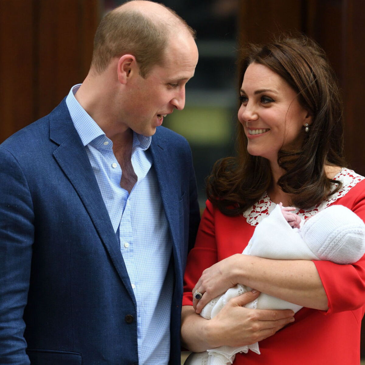 Royal Baby 3 Kate Et William Devoilent Deux Adorables Photos Du Prince Louis Femme Actuelle Le Mag