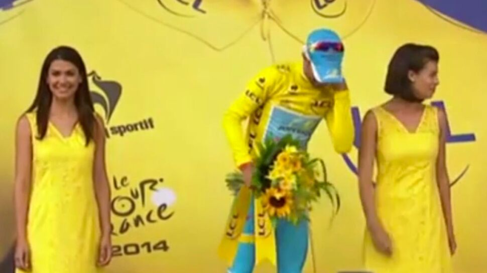 Tour de France : une hôtesse met un vent au maillot jaune, puis s’explique