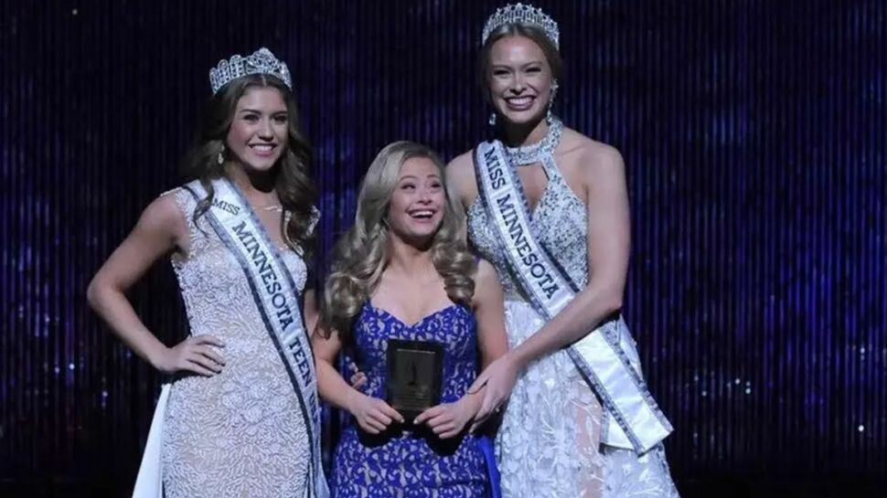 Une Américaine atteinte de trisomie remporte un prix lors d'un concours de Miss USA
