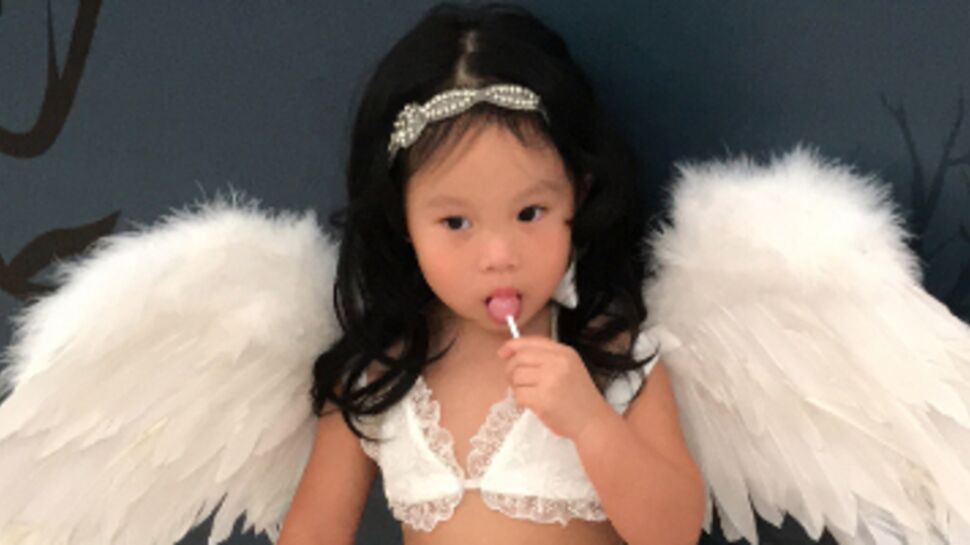 PHOTOS - Scandale : une actrice fait jouer les mannequins lingerie à sa fille de 2 ans