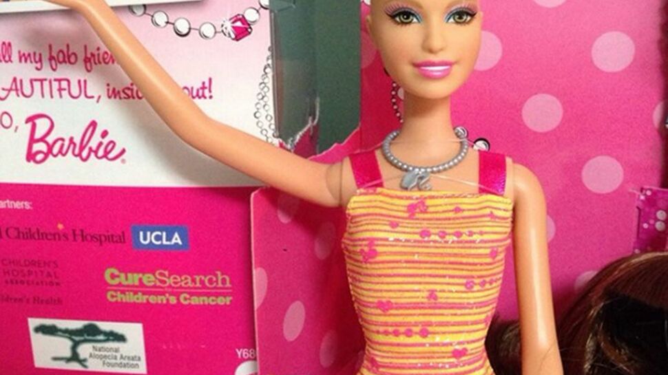 Une Barbie chauve pour réconforter les enfants malades