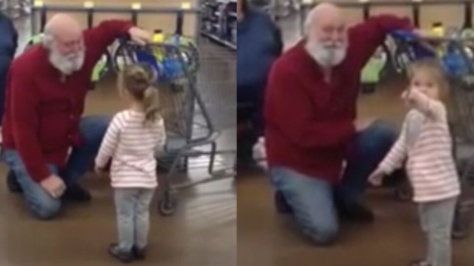 Vidéo : cette fillette au supermarché croise un client et le prend pour le père Noël