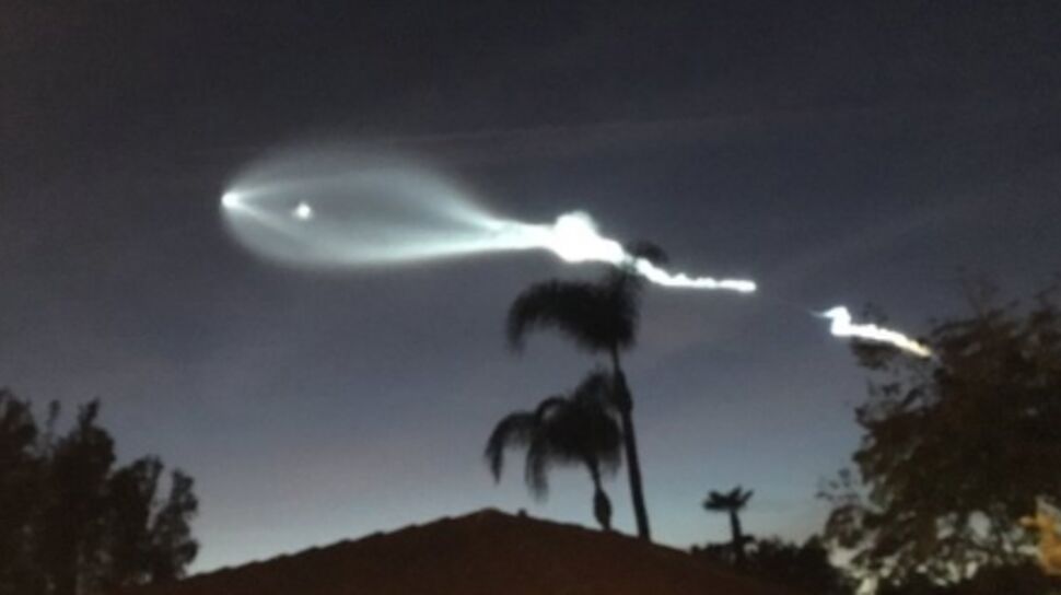 Vidéo – Des aliens à Los Angeles ? Une immense boule de lumière dans le ciel sème la confusion