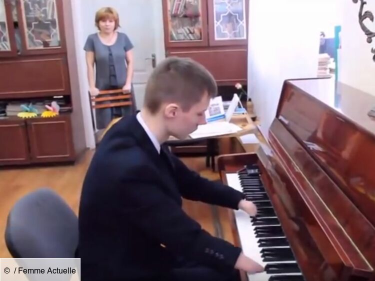 VIDEO) L'incroyable succès d'un pianiste sans doigts : Femme