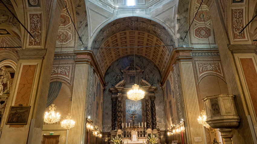 Un Pretre Gifle Violemment Un Bebe Pendant Un Bapteme Et Provoque La Polemique Femme Actuelle Le Mag Un Pretre Gifle Violemment Un Bebe Pendant Un Bapteme Et Provoque La Polemique Femme Actuelle Le Mag