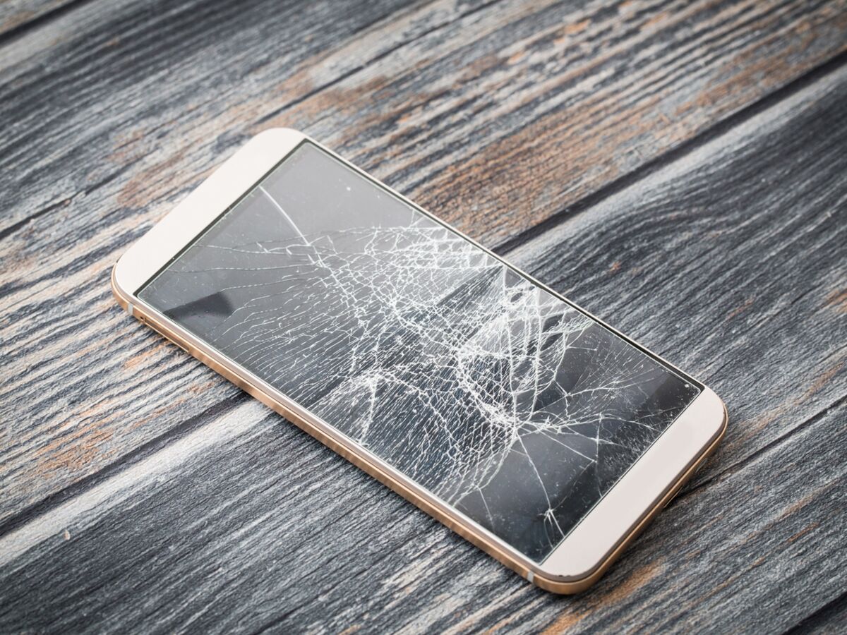 remplacement vitre arrière iPhone 13 - La clinique du smartphone
