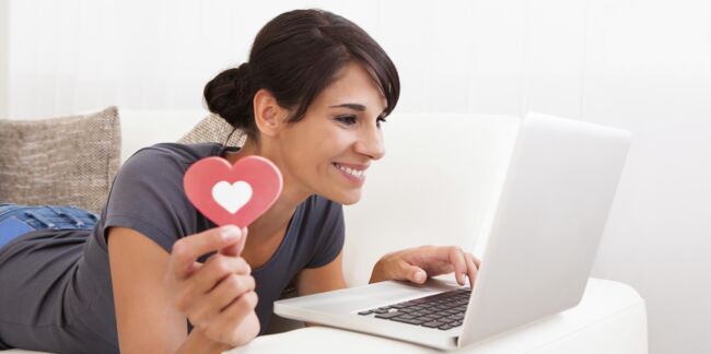 Retrouver son amour de jeunesse sur internet