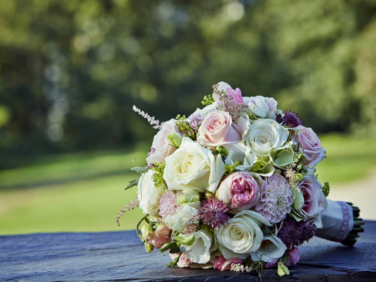 Bouquet de mariage : la symbolique des fleurs et des couleurs : Femme  Actuelle Le MAG