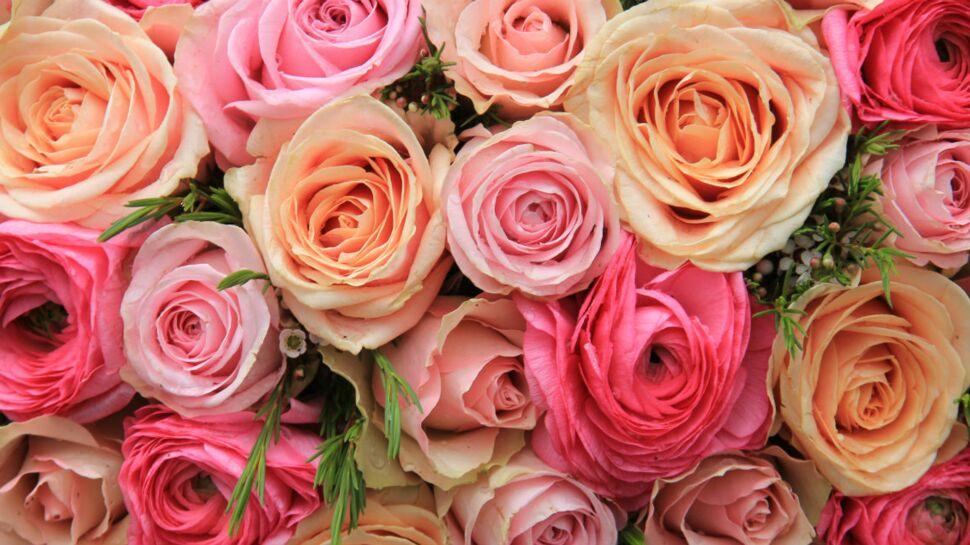 Comment composer un bouquet de fleurs pour une table de mariage ?
