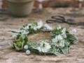 Déco mariage : je crée une couronne de fleurs