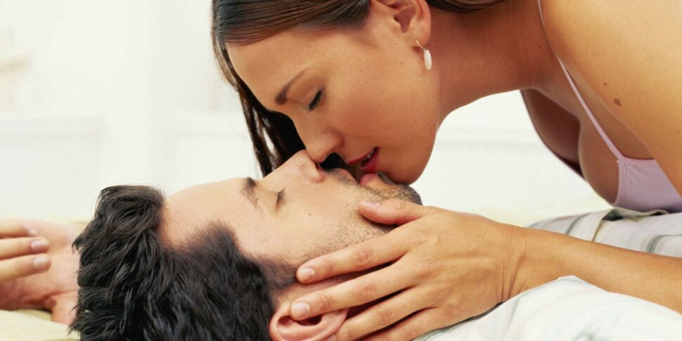 Les femmes embrassent plus que les hommes